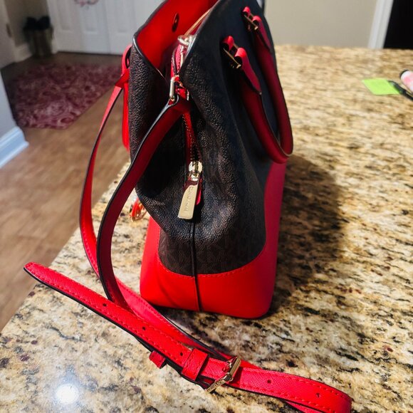 Large Michael Kors Bag Purse Crossbody Red Holidays barely worn - Picture 2 of 5